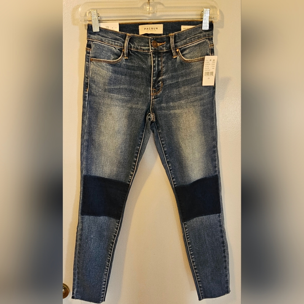 Pacsun Perfect Fit Jegging Jeans Raw Hem Medium Wash Blue Size 23 NWT‎